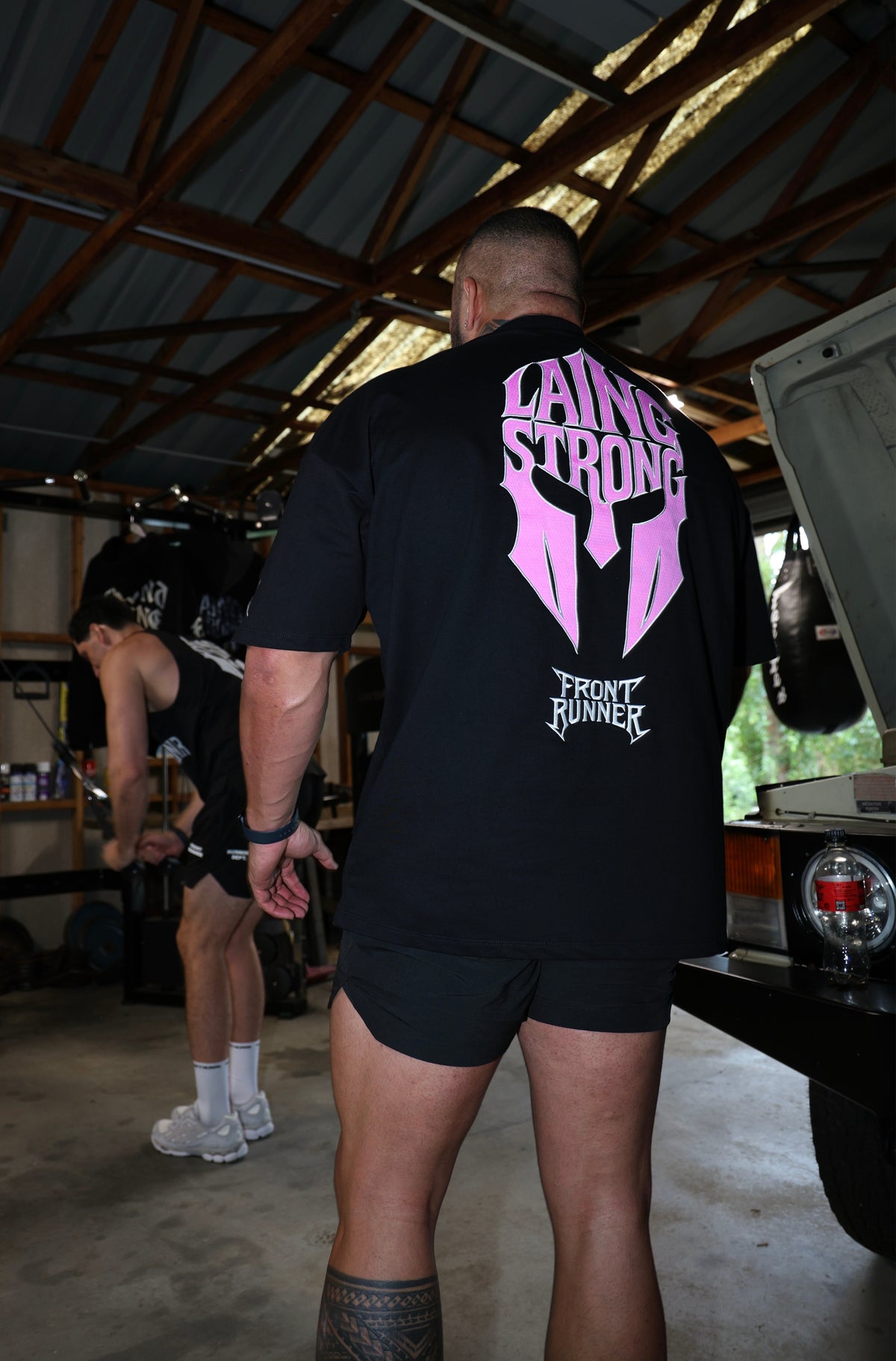 Lead the Charge Tee Black Bubblegum [men]