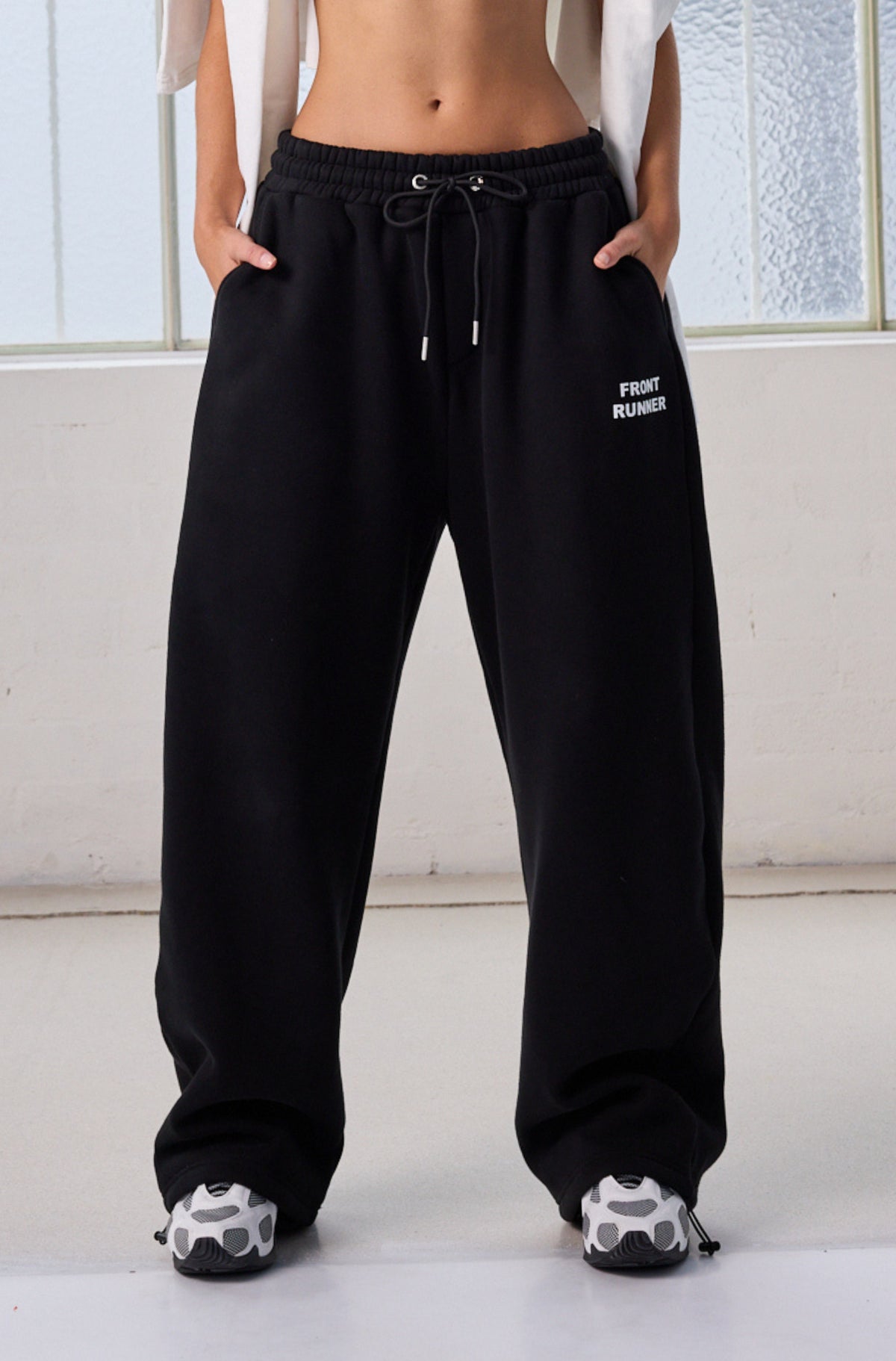 Running Dept. Barrel Leg Trackpant Black [women]