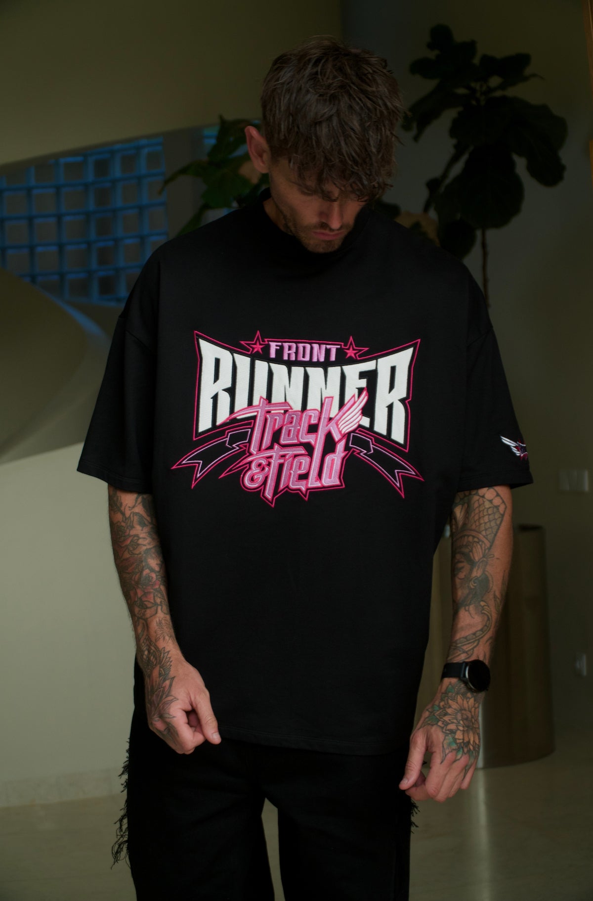 Track Runner Tee Black Ruby [men]