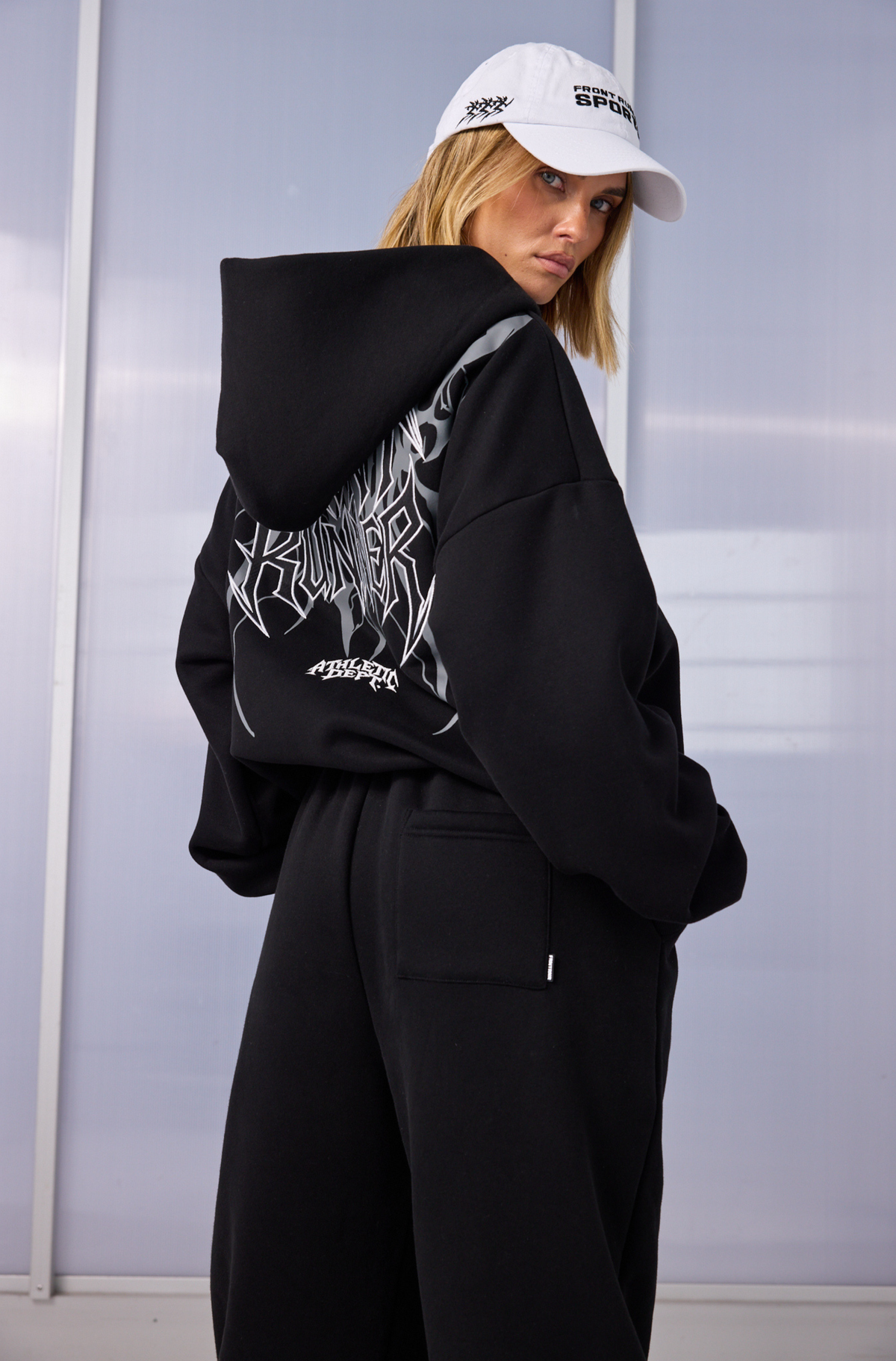 Sigil Zip Hoodie Black [women]