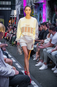 Modern Classics Crewneck - Cream